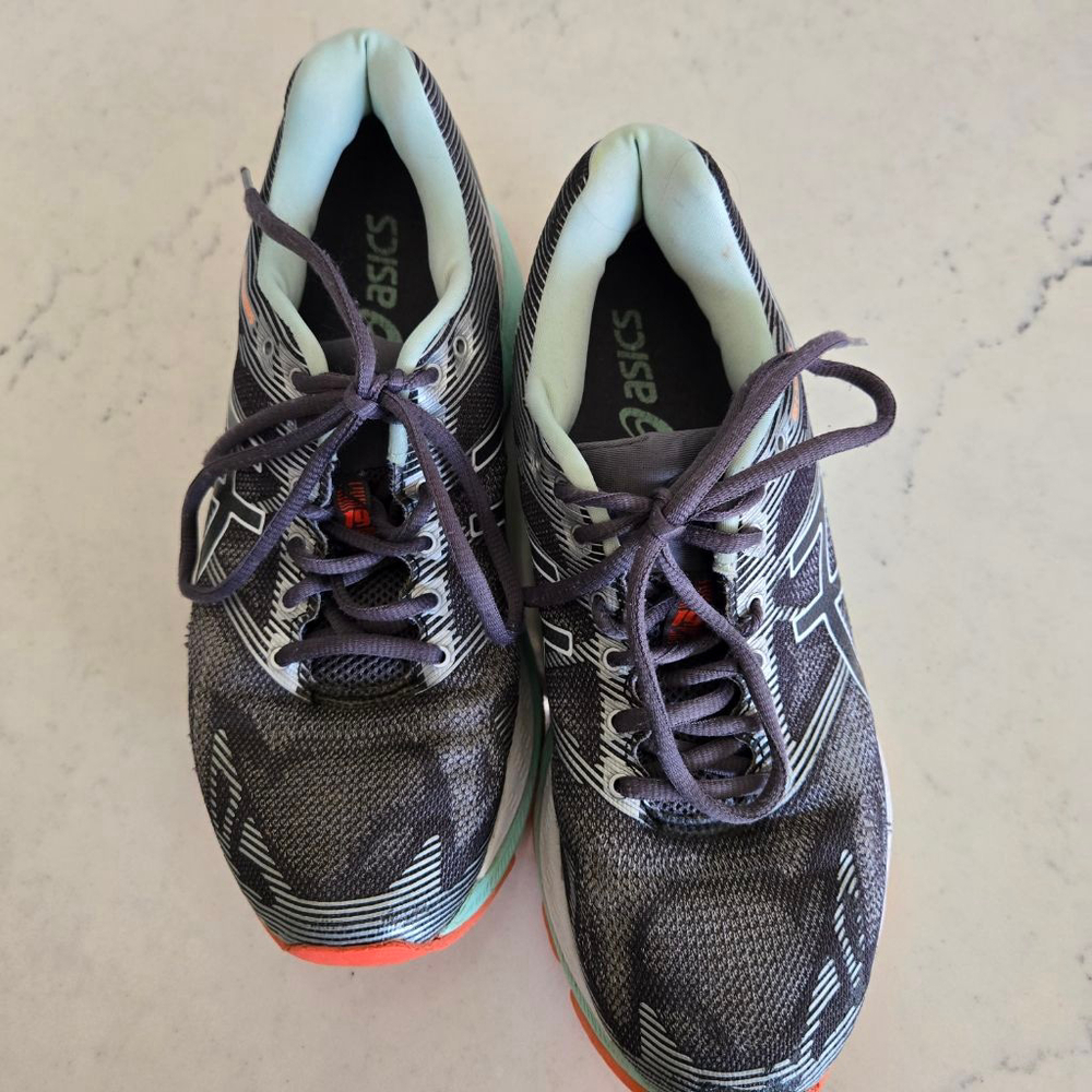 Women's ASICS Athletic Shoes US 7 Grey & Mint Green Running Sneakers